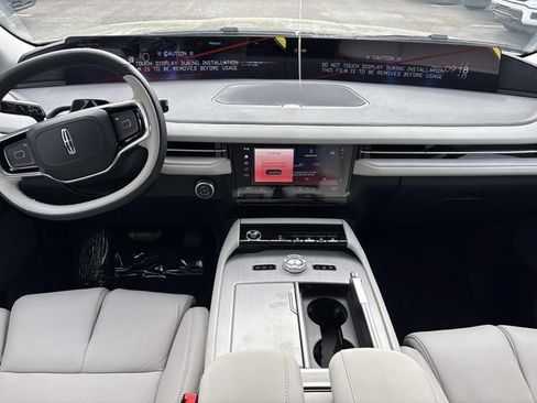 New 2026 Lincoln Navigator Reserve w/ Jet Appearance Package AWD/4WD image 16