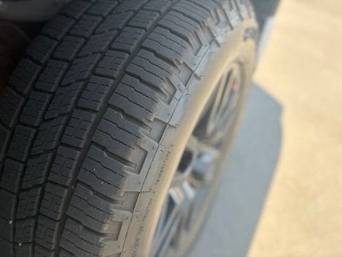 Used 2023 GMC Sierra 1500 Elevation w/ Elevation Premium Package AWD/4WD image 17