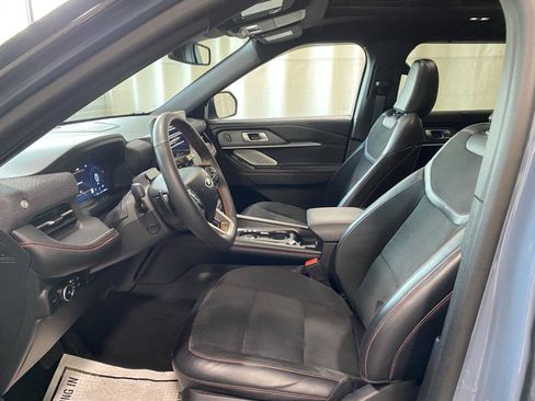 Used 2025 Ford Explorer ST AWD/4WD image 4