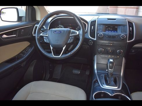 Used 2016 Ford Edge SEL image 29