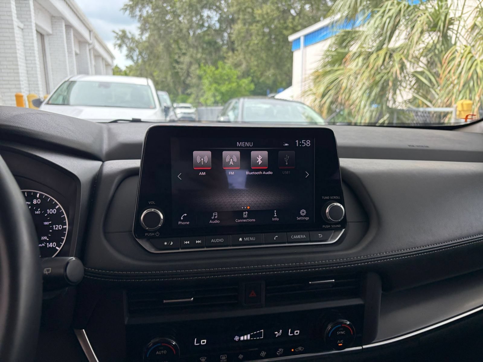 Used 2025 Nissan Rogue SV FWD image 19