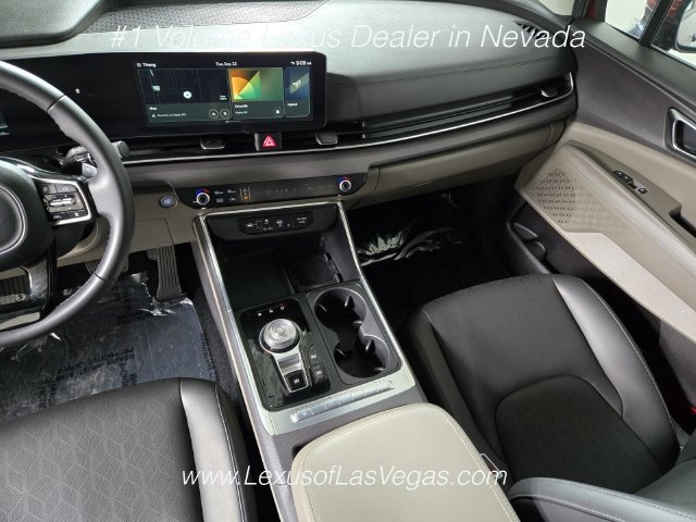 Used 2025 Kia Carnival EX FWD image 17