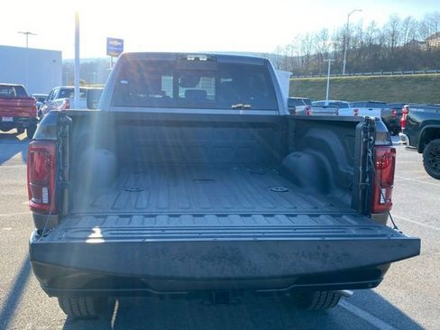 New 2026 RAM 2500 Laramie AWD/4WD image 7