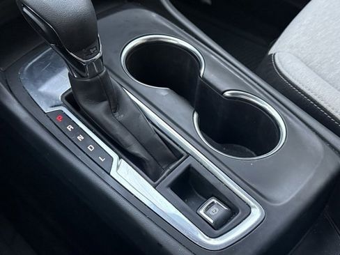 Used 2022 Chevrolet Equinox LS w/ LS Convenience Package image 19