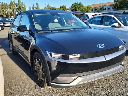 Used 2024 Hyundai Ioniq 5 SEL image 3