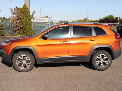 Used 2015 Jeep Cherokee Trailhawk w/ Trailer Tow Group AWD/4WD image 8