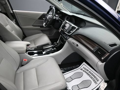 Used 2016 Honda Accord EX-L image 36