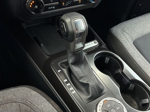 Used 2025 Ford Bronco 4-Door AWD/4WD image 24