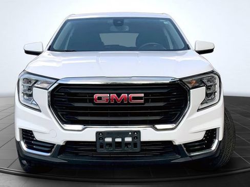 Used 2024 GMC Terrain SLE AWD/4WD image 3