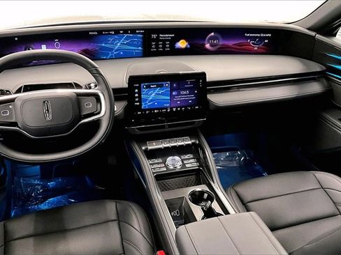 Used 2025 Lincoln Nautilus Premier w/ Jet Appearance Package image 6