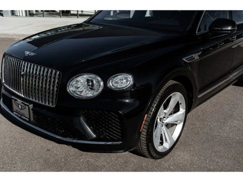 Used 2023 Bentley Bentayga Extended Wheelbase image 19