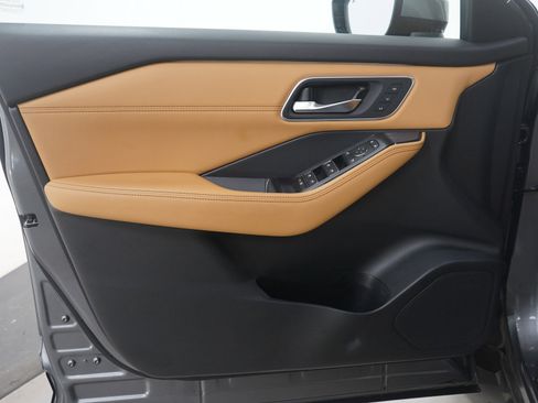 Used 2023 Nissan Rogue Platinum w/ Platinum Premium Package image 23