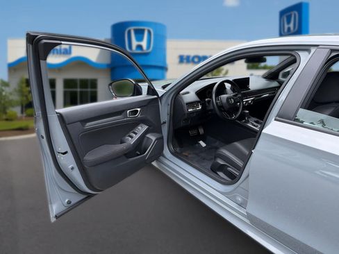 Used 2025 Honda Civic Sport image 11