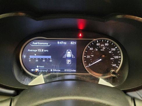 Used 2023 Nissan Versa SV FWD image 23