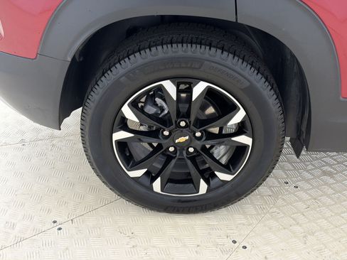 Used 2021 Chevrolet TrailBlazer LT w/ Sun and Liftgate Package FWD image 12