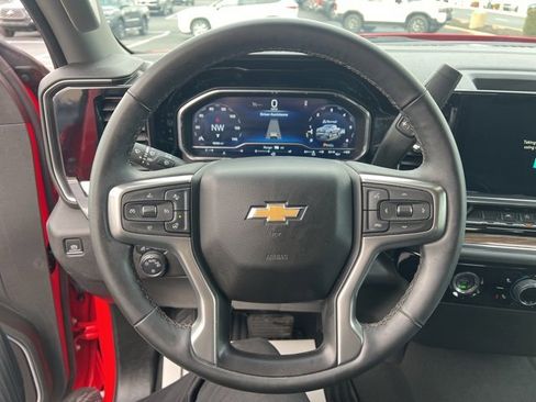 Used 2024 Chevrolet Silverado 1500 LT image 21