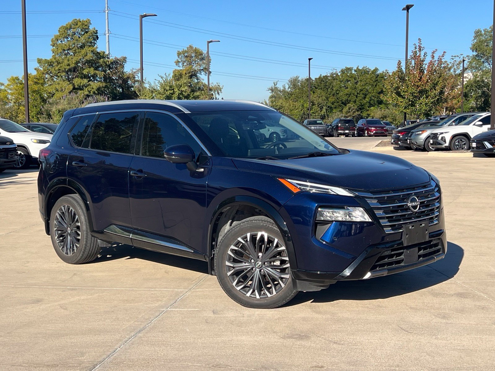 Used 2024 Nissan Rogue Platinum FWD image 1