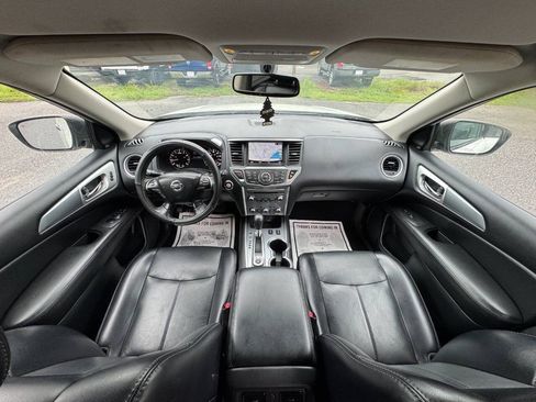 Used 2020 Nissan Pathfinder SL AWD/4WD image 16