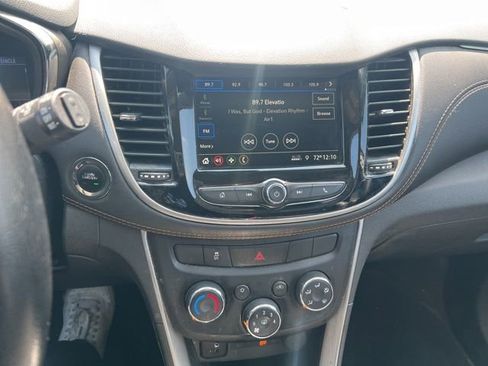 Used 2019 Chevrolet Trax LT w/ LT Convenience Package AWD/4WD image 12