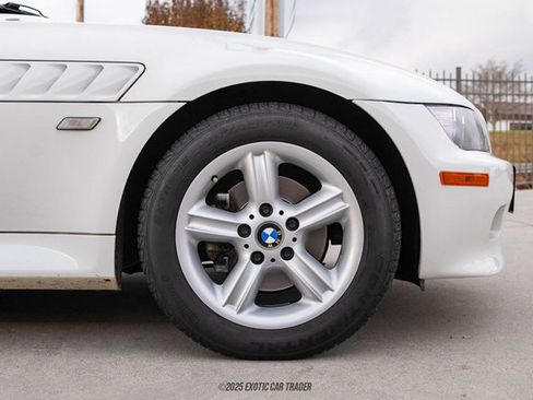 Used 2000 BMW Z3 2.5i image 11