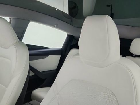 Used 2026 Tesla Model Y AWD image 32