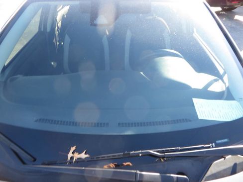 Used 2021 Nissan Versa SV image 34