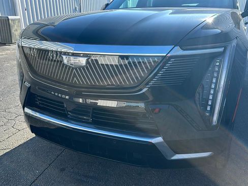 New 2025 Cadillac Escalade IQ Luxury 2 image 8