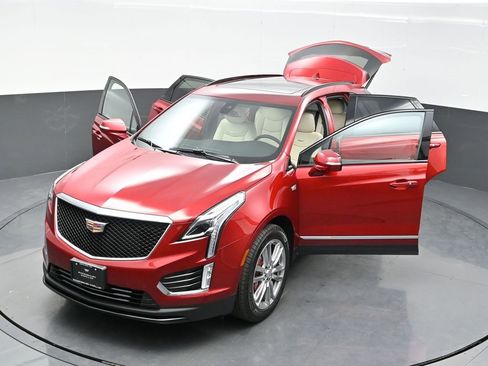 New 2025 Cadillac XT5 Sportv w/ LPO, Floor Liner Package image 35