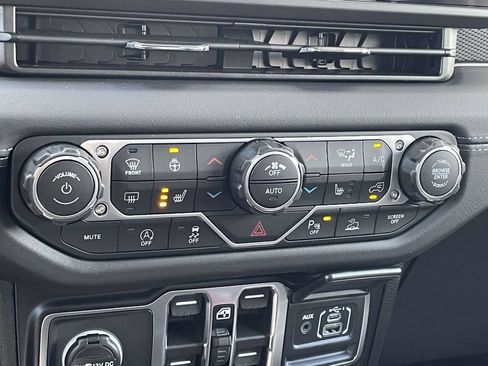 New 2026 Jeep Gladiator Rubicon AWD/4WD image 38