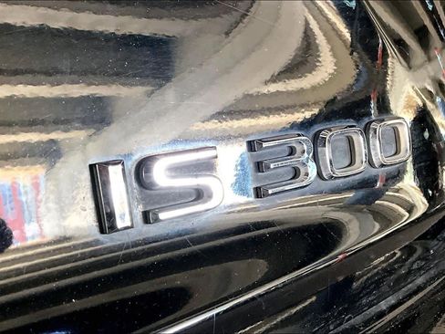 Used 2019 Lexus IS 300 F Sport image 10