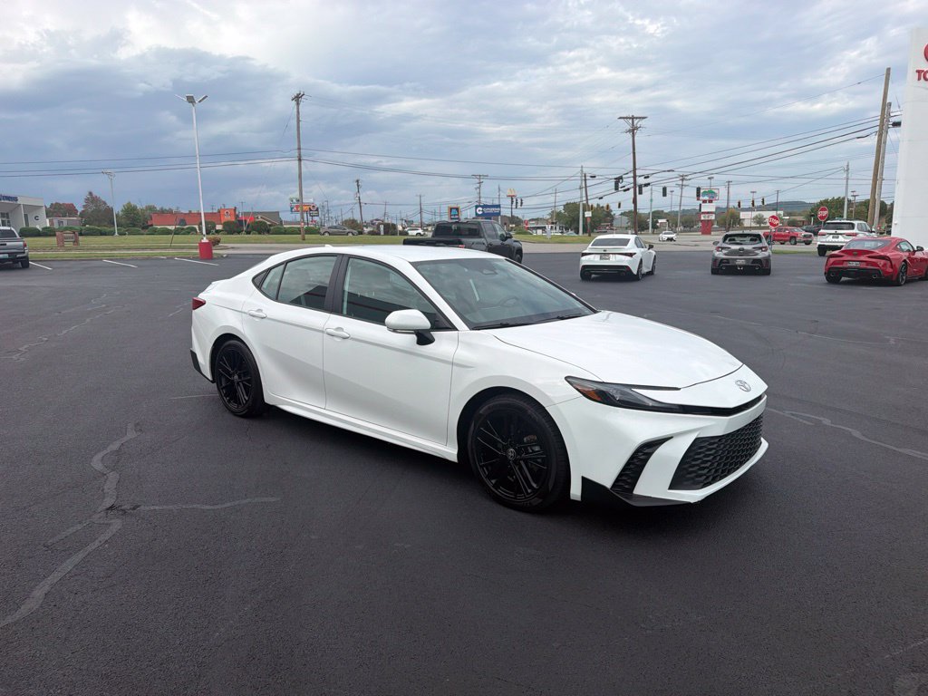 Used 2025 Toyota Camry SE FWD image 7