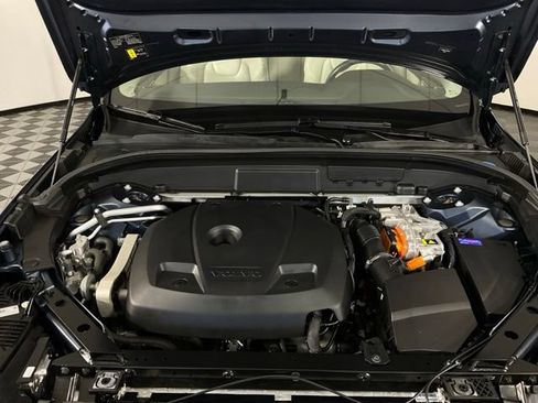 Certified 2024 Volvo XC60 T8 Plus w/ Protection Package Premier AWD/4WD image 46