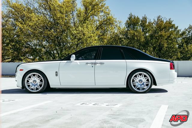 Used 2017 Rolls-Royce Ghost RWD image 47