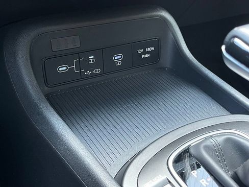 Used 2025 Hyundai Kona SEL FWD image 19