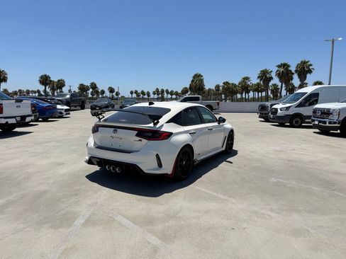 Used 2023 Honda Civic Type R image 3