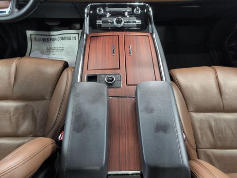 Used 2023 Lincoln Navigator Reserve AWD/4WD image 16