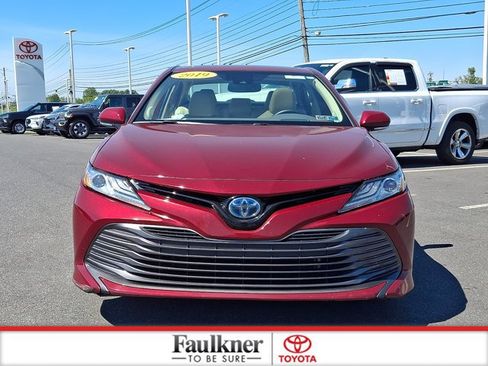 Certified 2019 Toyota Camry XLE FWD image 2