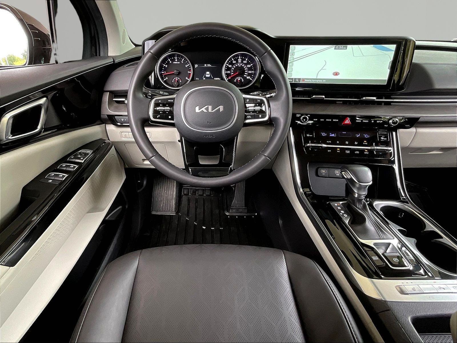 Used 2024 Kia Carnival EX FWD image 8