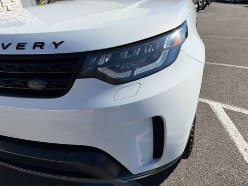 Used 2019 Land Rover Discovery SE image 6