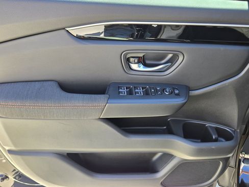 Certified 2025 Honda Pilot Sport image 31