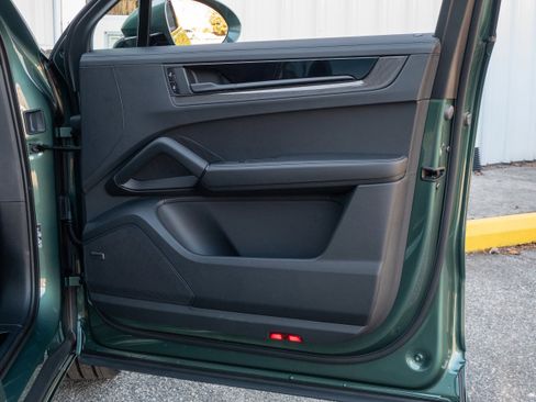 New 2026 Porsche Cayenne GTS image 31