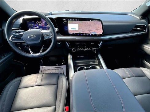 Used 2025 Chevrolet Suburban RST w/ Comfort Package image 16