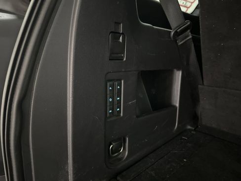Used 2019 Ford Expedition XLT w/ Equipment Group 202A AWD/4WD image 26