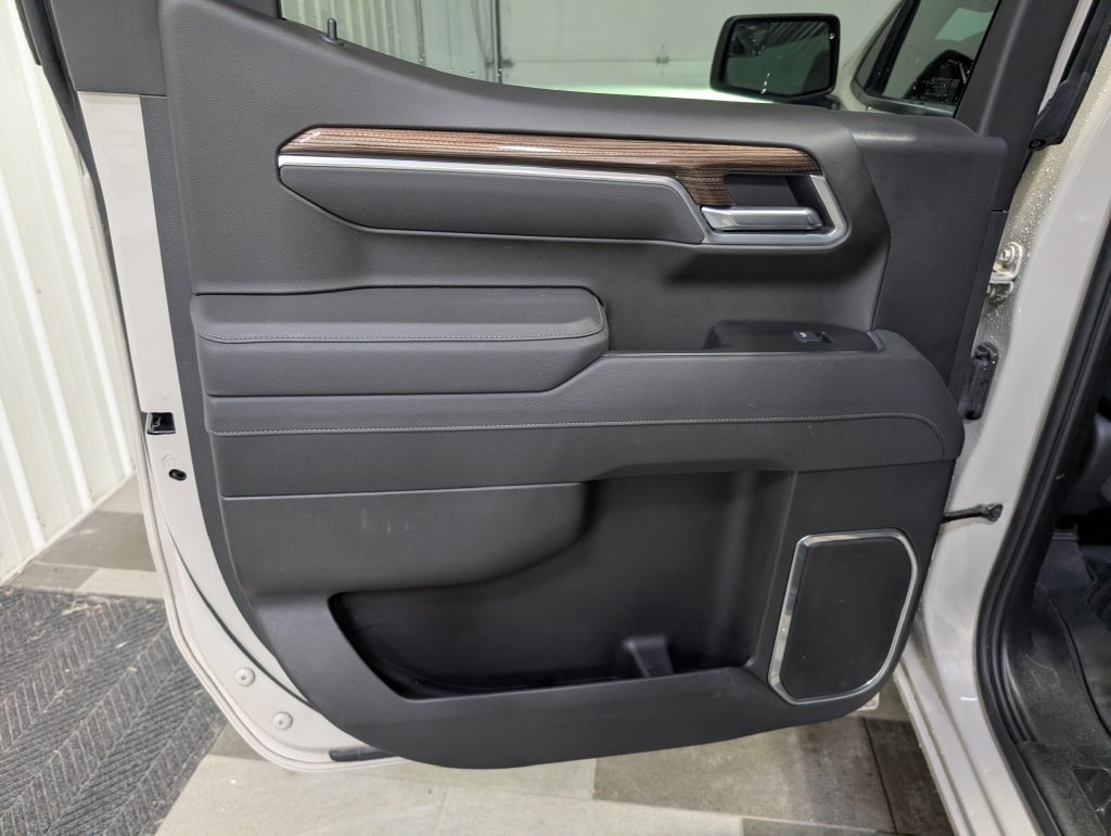 Used 2026 Chevrolet Silverado 1500 RST AWD/4WD image 9