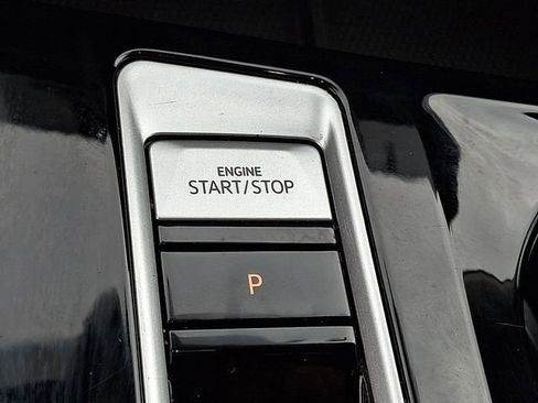 Used 2024 Volkswagen Atlas SE image 24