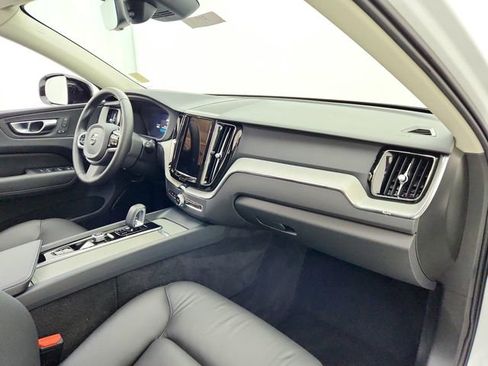 Certified 2025 Volvo XC60 B5 Plus image 17