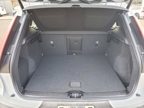 Used 2026 Volvo XC40 B5 Core w/ Climate Package AWD/4WD image 33