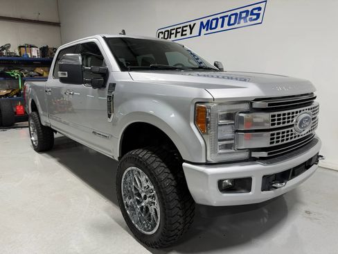 Used 2019 Ford F250 Platinum w/ Platinum Ultimate Package AWD/4WD image 8