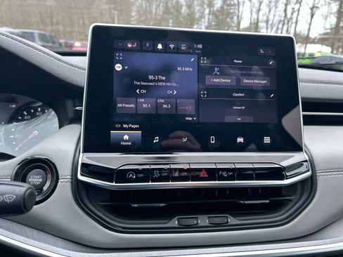 Used 2025 Jeep Compass Limited image 26