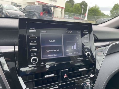 Used 2022 Toyota Camry SE w/ Convenience Package FWD image 33